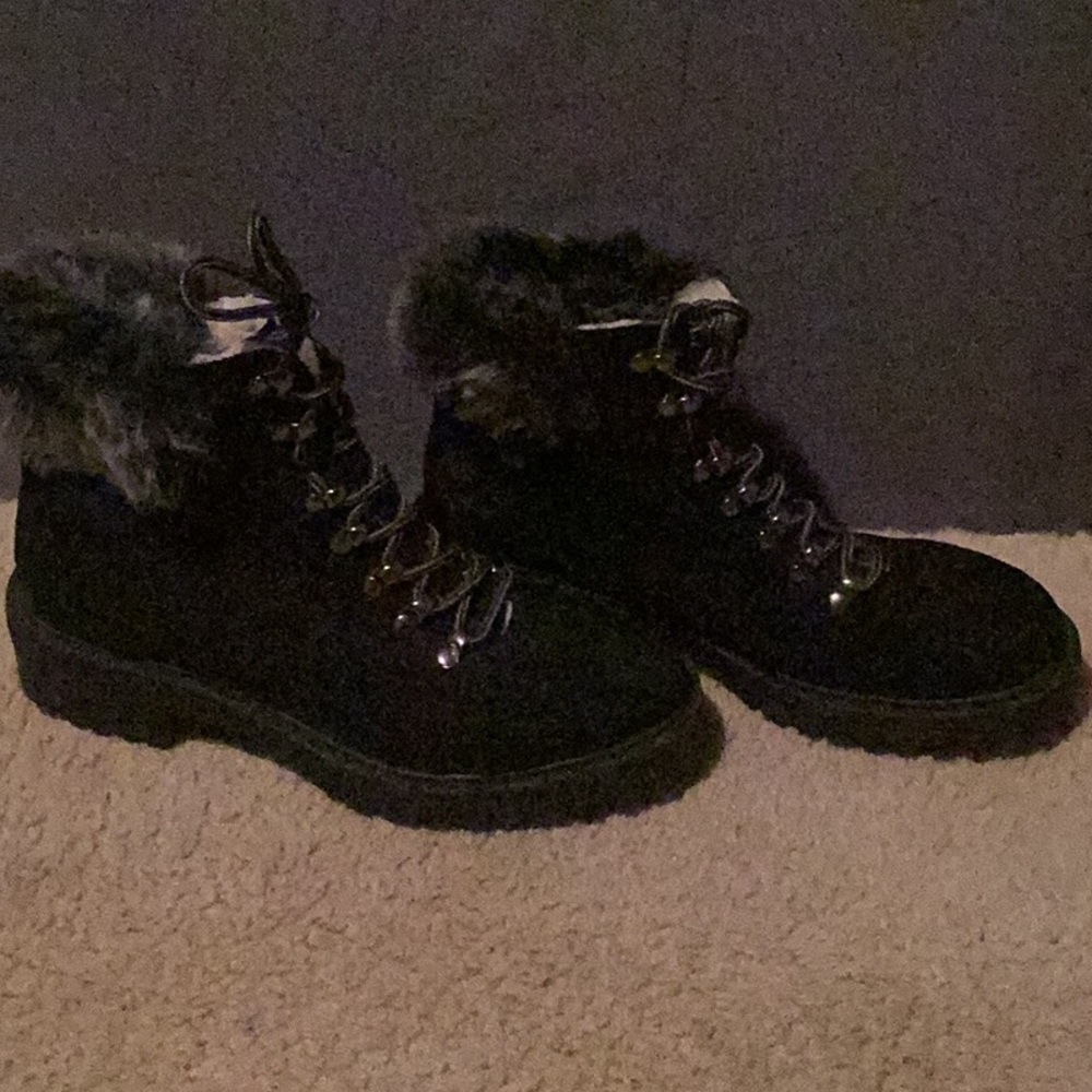 Black kids boots size 6 1/2